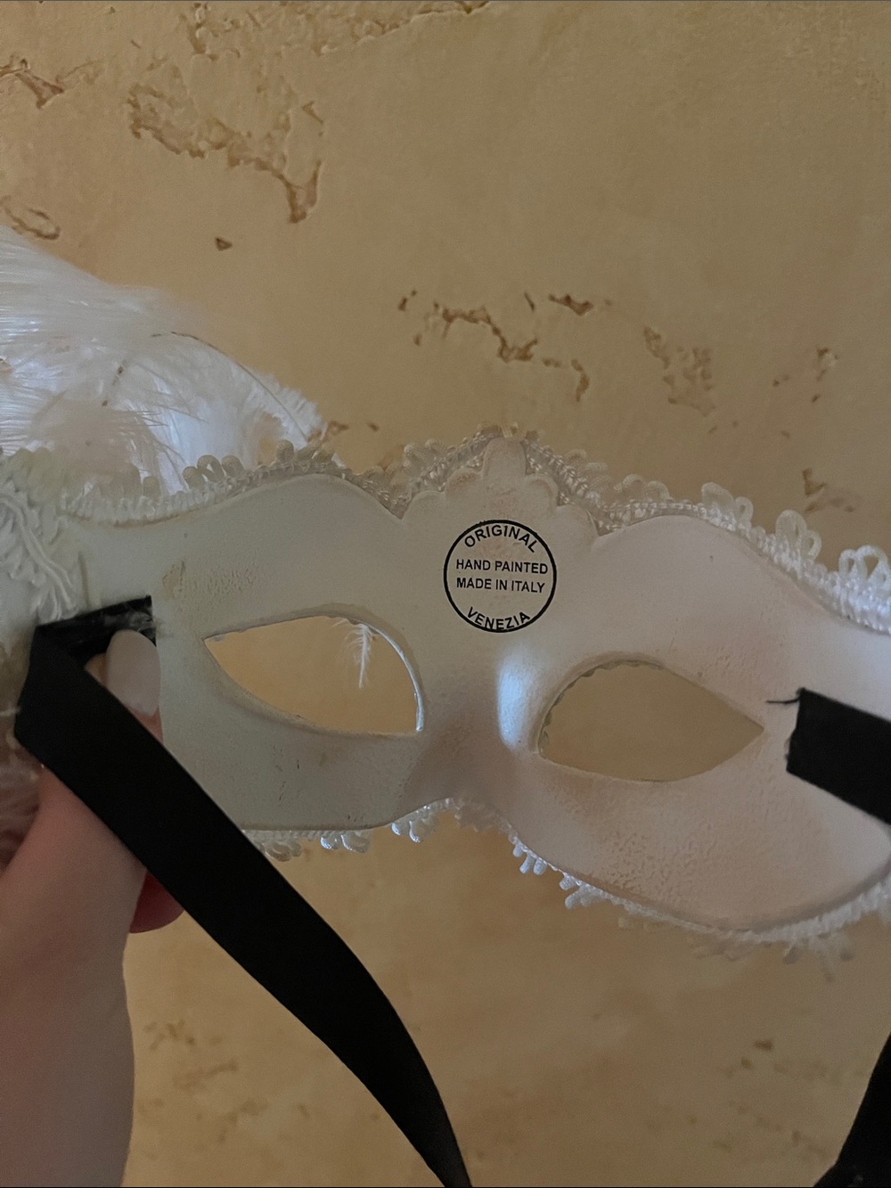 Ivory Feathered Venetian Masquerade Mask - Picture 2 of 4